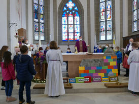 Bischof Dr. Michael Gerber besucht St. Crescentius (Foto: Karl-Franz Thiede)